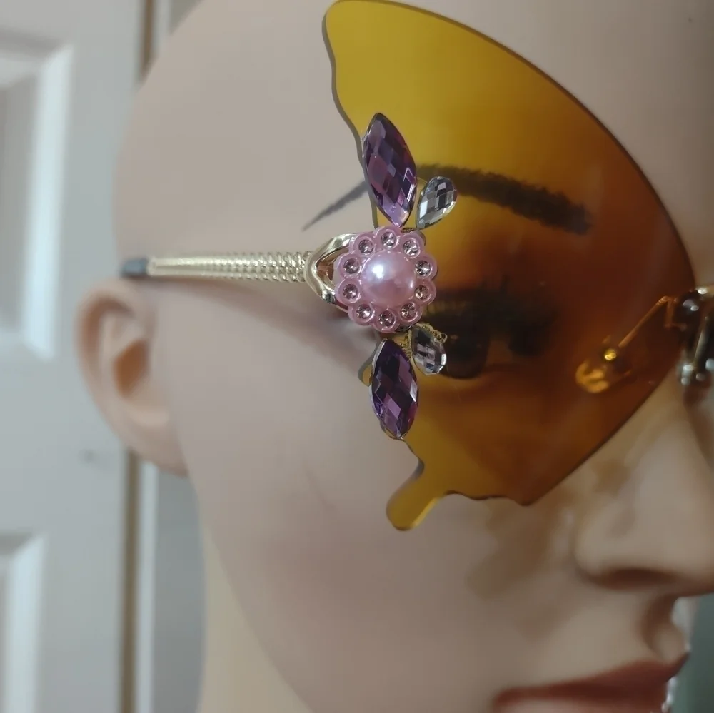 New Butterfly wing yellow sunglasses rhinestone fashion rimless